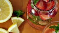 Strawberry Grapefruit Minty Infused Water Strawberry Grapefruit Minty Infused Water