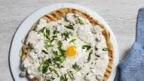 Grilled Breakfast Pizza with Sausage Gravy Grilled Breakfast Pizza with Sausage Gravy