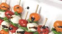 Caprese Salad Skewers Recipe (With Balsamic Glaze) Caprese Salad Skewers Recipe (With Balsamic Glaze)