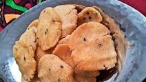Thattai Recipe (Crispy South Indian Savory Crackers) Thattai Recipe (Crispy South Indian Savory Crackers)