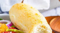 Homemade Garlic Breadsticks (+Video) Homemade Garlic Breadsticks (+Video)