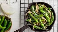 Chiles serranos toreados Chiles serranos toreados