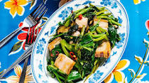 Chinese broccoli with crispy pork (pad kana moo grob) Chinese broccoli with crispy pork (pad kana moo grob)