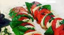 Receita de Salada caprese tradicional Receita de Salada caprese tradicional