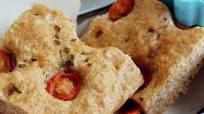 Grov focaccia med tomater Grov focaccia med tomater