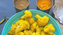 Easy Turmeric Cauliflower - Kashmiri Gobi Easy Turmeric Cauliflower - Kashmiri Gobi