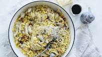 Chicken, gravy and corn spaghetti Chicken, gravy and corn spaghetti