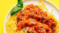 Homemade Marinara Sauce with Fresh Tomatoes Homemade Marinara Sauce with Fresh Tomatoes