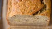Skinny Banana Bread (Low Sugar + Low Fat) Skinny Banana Bread (Low Sugar + Low Fat)