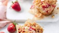 Strawberry Rhubarb Buttermilk Muffins with Brown Sugar Streusel Strawberry Rhubarb Buttermilk Muffins with Brown Sugar Streusel
