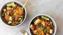 Thai Glass Noodle Stir-Fry With Chicken and Vegetables Thai Glass Noodle Stir-Fry With Chicken and Vegetables