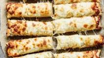Cheesy Garlic Breadsticks Cheesy Garlic Breadsticks