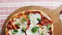 Mozzarella and Basil Pizza Mozzarella and Basil Pizza