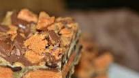 CHOCOLATE CHIP COOKIES BARS STUFFED WITH HUGE BUTTERFINGERS...TOO GOOD TO BE TRUE Recipe CHOCOLATE CHIP COOKIES BARS STUFFED WITH HUGE BUTTERFINGERS...TOO GOOD TO BE TRUE Recipe