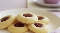 Shortbread cookies with strawberry jam filling Shortbread cookies with strawberry jam filling
