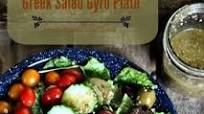 Greek Salad Gyro Plate {restaurant diy} Greek Salad Gyro Plate {restaurant diy}