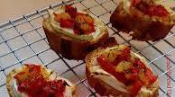 Bruschetta chèvre et poivrons Bruschetta chèvre et poivrons