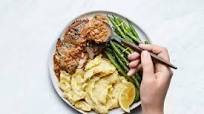 Steakhouse Pork Chops with a Creamy Shallot Pan Sauce & Lemony Green Beans Steakhouse Pork Chops with a Creamy Shallot Pan Sauce & Lemony Green Beans