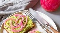 Vegan Avocado Toast with Hummus Vegan Avocado Toast with Hummus