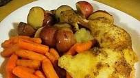 Slow Cooker Chicken Quarters with Potatoes & Carrots Slow Cooker Chicken Quarters with Potatoes & Carrots