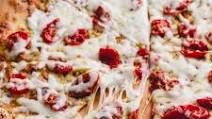 Cheesy Roasted Tomato Pizza Cheesy Roasted Tomato Pizza