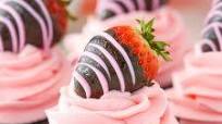 Chocolate Covered Strawberry Cupcakes Chocolate Covered Strawberry Cupcakes
