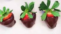 How to Make Chocolate Covered Strawberries How to Make Chocolate Covered Strawberries