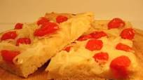 Focaccia cu ceapa si rosii Focaccia cu ceapa si rosii
