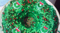 GRACE'S CHRISTMAS WREATH CAKE GRACE'S CHRISTMAS WREATH CAKE