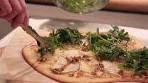 Low Sodium Cracker Crust Pizza with Pear, Mozzarella, and Arugula Low Sodium Cracker Crust Pizza with Pear, Mozzarella, and Arugula