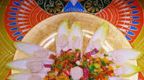 Endivias con ensalada y ajoblanco de cacahuete tostado Endivias con ensalada y ajoblanco de cacahuete tostado
