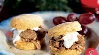 Sándwiches de Cerdo de Alabama con Salsa de Barbacoa Blanca Sándwiches de Cerdo de Alabama con Salsa de Barbacoa Blanca