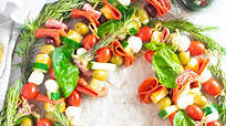 Antipasto Charcuterie Holiday Wreath | Keto, Low-Carb Antipasto Charcuterie Holiday Wreath | Keto, Low-Carb