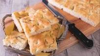 10 ricette di focacce - Le ricette di GialloZafferano 10 ricette di focacce - Le ricette di GialloZafferano