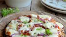 Low-Calorie Cauliflower Crust Pizza (Gluten Free) Low-Calorie Cauliflower Crust Pizza (Gluten Free)