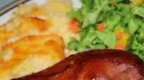 Pollo a la barbacoa en olla de cocción lenta Pollo a la barbacoa en olla de cocción lenta