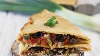 FOCACCIA RIPIENA con CIPOLLE SPONSALI ricetta pugliese FOCACCIA RIPIENA con CIPOLLE SPONSALI ricetta pugliese