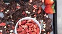 Crispy Strawberry Chocolate Bark Crispy Strawberry Chocolate Bark