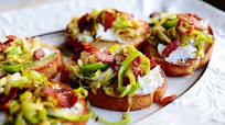 Bruschetta with Leeks, Goat Cheese, and Bacon Bruschetta with Leeks, Goat Cheese, and Bacon
