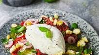 Tomato & mozzarella salad with tomato dressing Tomato & mozzarella salad with tomato dressing