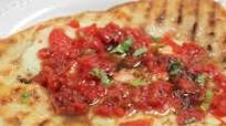 Homemade Margherita Flatbread Pizza Recipe Homemade Margherita Flatbread Pizza Recipe