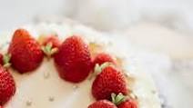 Strawberry shortcake cake Strawberry shortcake cake