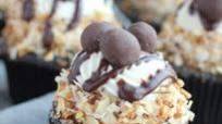 Dark Chocolate Coconut Cupcakes Dark Chocolate Coconut Cupcakes