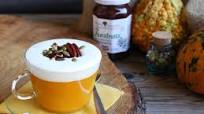 Cappuccino di zucca, una deliziosa crema di verdure Cappuccino di zucca, una deliziosa crema di verdure