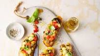 Bruschetta mit mediterranem Gemüse und Bio-Mozzarella Bruschetta mit mediterranem Gemüse und Bio-Mozzarella