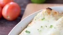 White Sauce Enchiladas with Salsa Verde White Sauce Enchiladas with Salsa Verde
