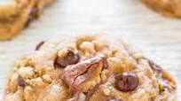 TURTLES® Candies Chocolate Chip Cookies TURTLES® Candies Chocolate Chip Cookies