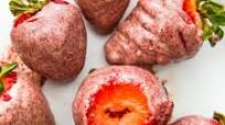 Pink Chocolate Covered Strawberries Pink Chocolate Covered Strawberries