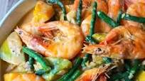 Ginataang Hipon (Shrimps in Thick Coconut Sauce) Ginataang Hipon (Shrimps in Thick Coconut Sauce)