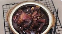 Pork knuckles with fermented beancurd Pork knuckles with fermented beancurd